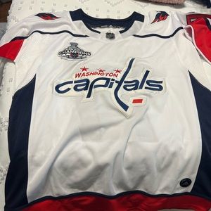 TJ OSHIE CAPITALS JERSEY